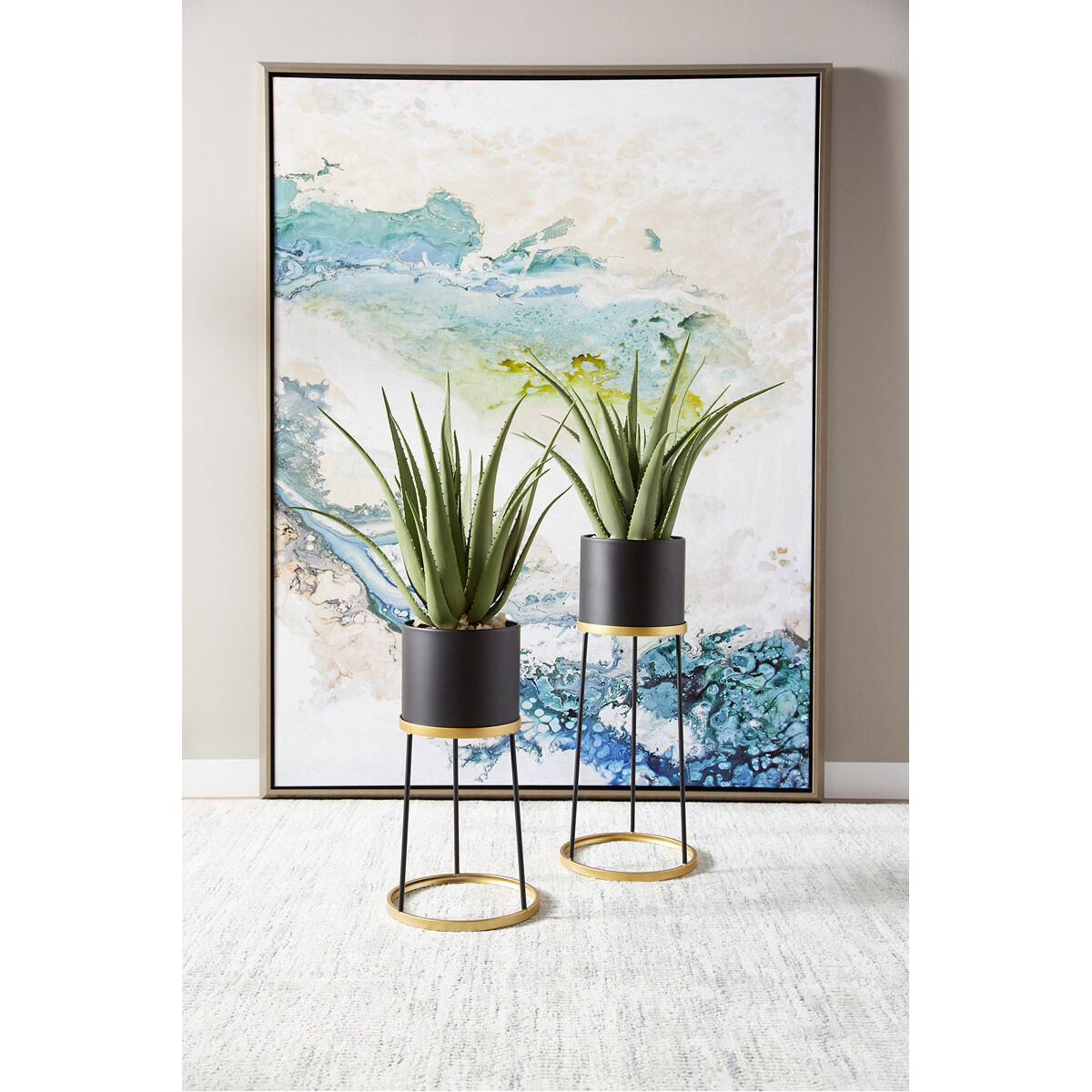 Liza Gold and Black Stand, Small